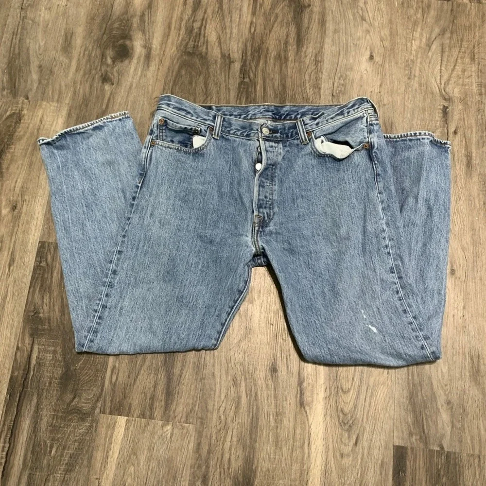 Levi's Mens 36x30 501 Original Fit Straight Leg Blue Light Wash Denim Jeans